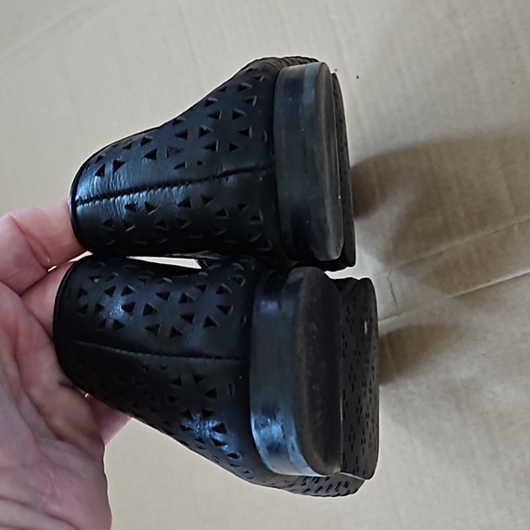 Patricia Nash Francesca black perforated tassel loafers-10 - Picture 10 of 11